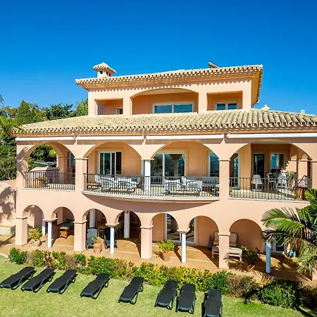 Beachside With Panoramic Sea Views Benalmadena