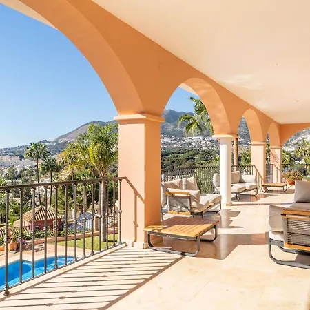 Beachside With Panoramic Sea Views Villa Benalmadena