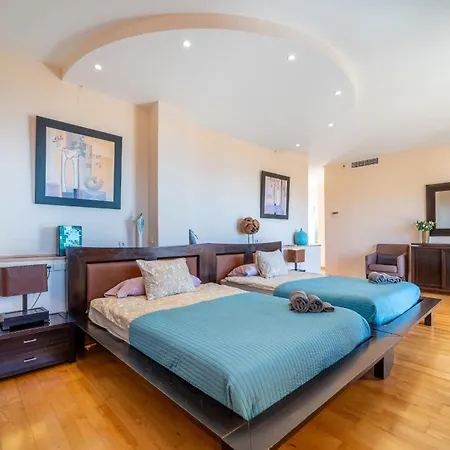 Beachside With Panoramic Sea Views Benalmadena