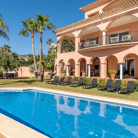 Villa Beachside With Panoramic Sea Views *